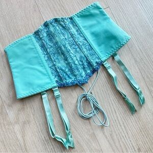 FREDERICK’S OF HOLLYWOOD Waspie Corset